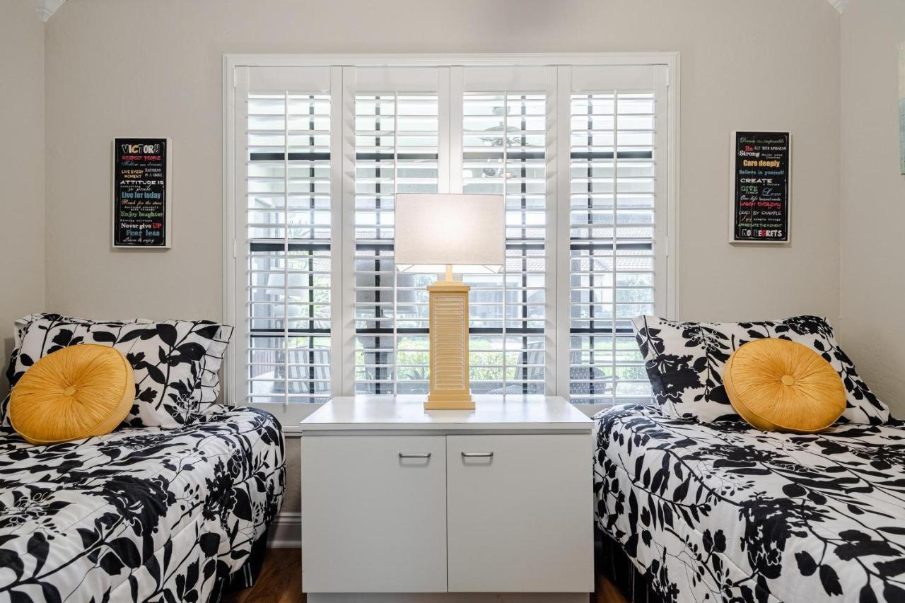 Association, Tennis Courts And Pool, Sleeps 4 - Cinnamon Cove Cozy Condo フォートマイヤーズ エクステリア 写真