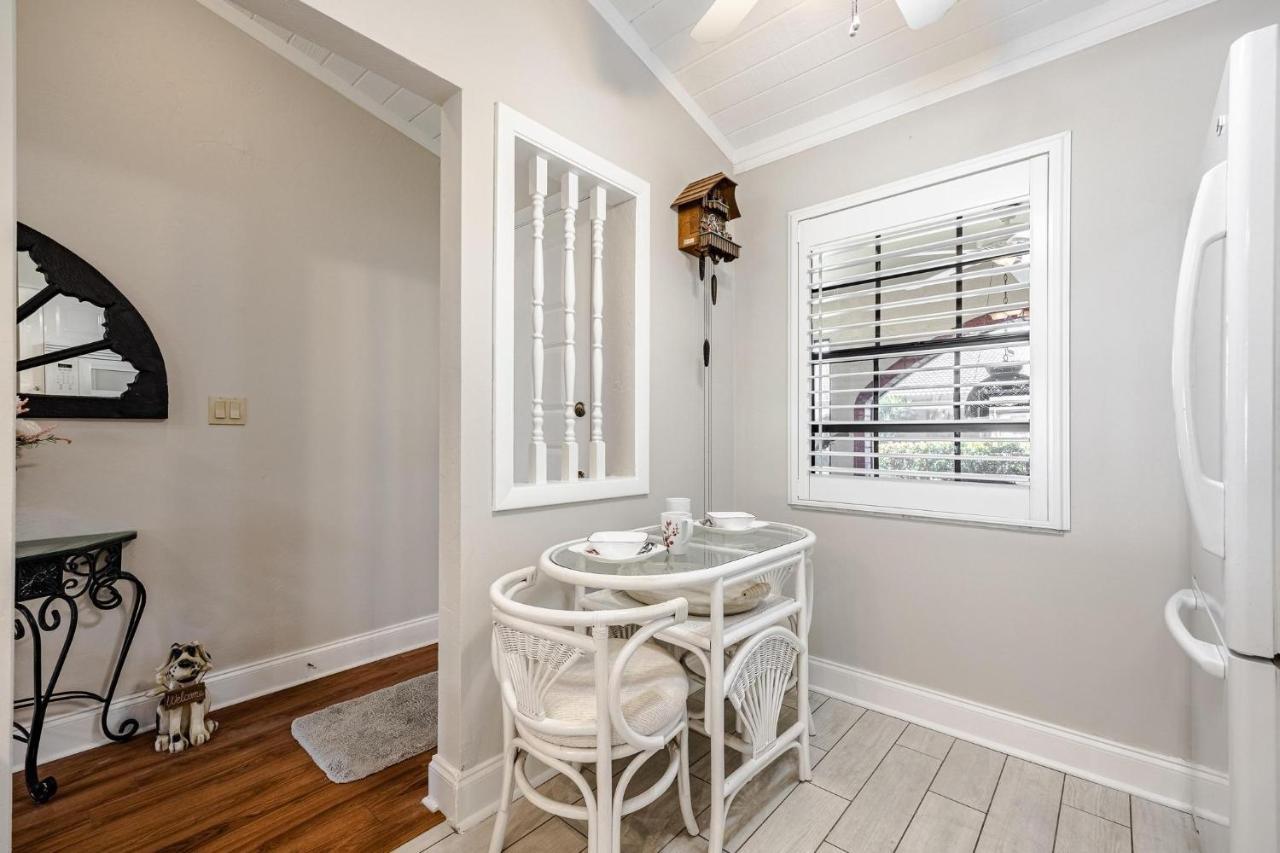 Association, Tennis Courts And Pool, Sleeps 4 - Cinnamon Cove Cozy Condo フォートマイヤーズ エクステリア 写真