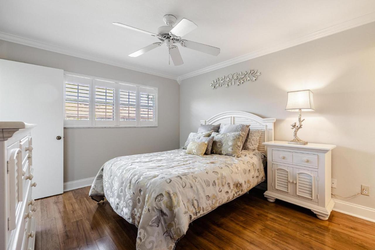 Association, Tennis Courts And Pool, Sleeps 4 - Cinnamon Cove Cozy Condo フォートマイヤーズ エクステリア 写真